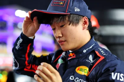 Tsunoda Gagal Blok Norris untuk Verstappen, Malah Kena Penalti Lima Detik