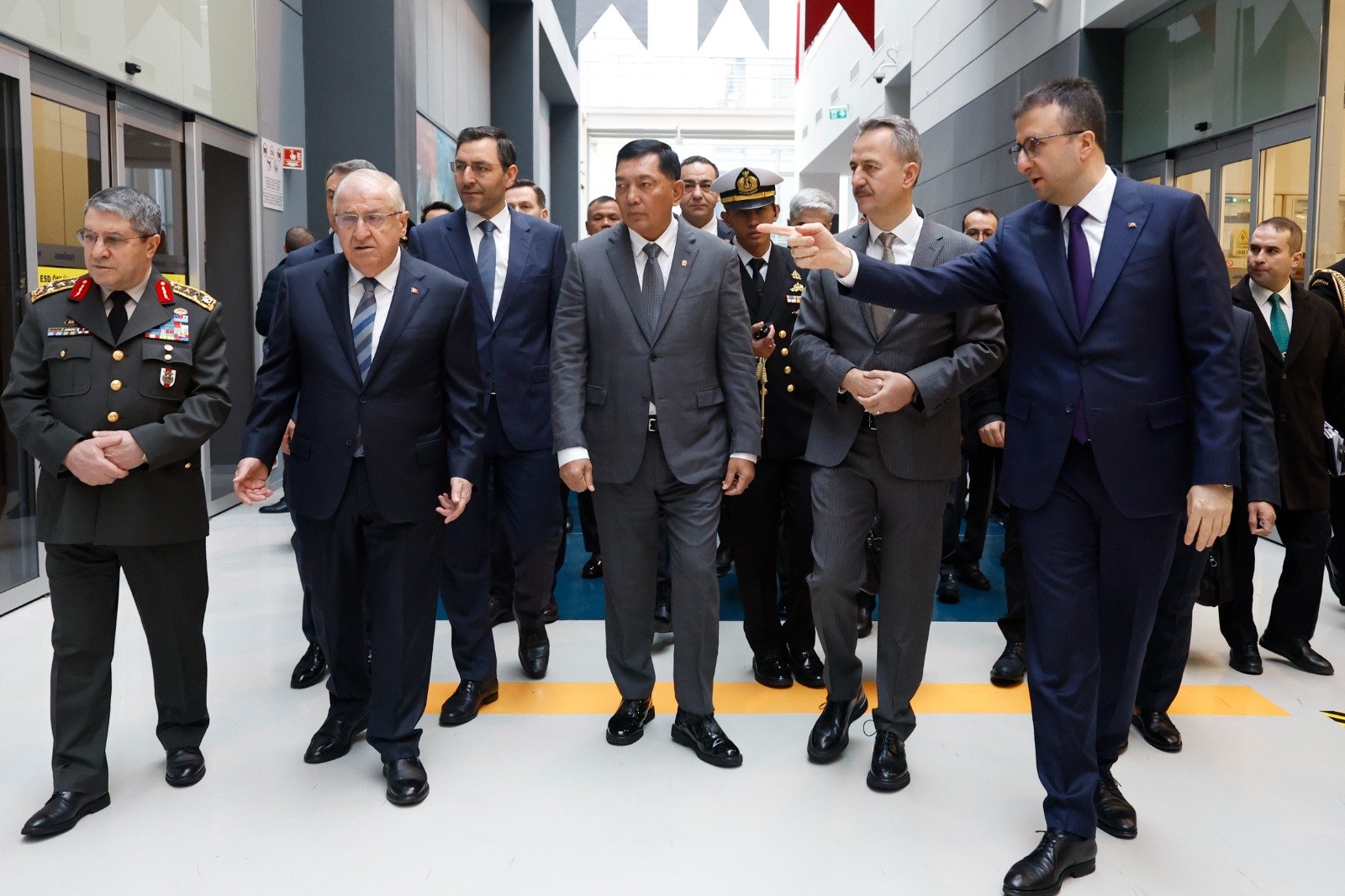 Menhan RI Awali Kunjungan ke Türkiye, Perkuat Kerja Sama Pertahanan 2 Menhan RI Awali Kunjungan ke Türkiye, Perkuat Kerja Sama Pertahanan