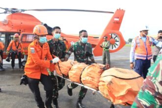 Satu Jenazah Korban Kecelakaan Pesawat ATR 42-500 Dievakuasi ke Lanud Sultan Hasanuddin