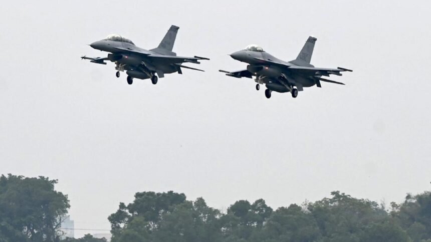 Jet Tempur F-16V Taiwan Jatuh di Laut Lepas Hualien Saat Latihan Malam, Pilot Masih Hilang