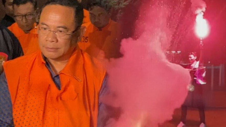 Bupati Sudewo Ditetapkan Tersagka, Warga Pati Rayakan Pesta Kembang Api