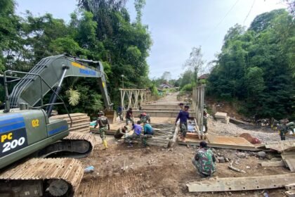 Percepat Konektivitas usai Bencana, Jembatan Bailey, Armco, dan Gantung Terus Dibangun di Sumbar