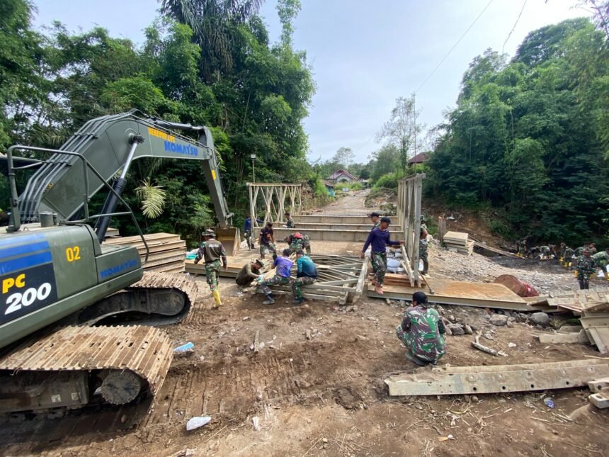 Percepat Konektivitas usai Bencana, Jembatan Bailey, Armco, dan Gantung Terus Dibangun di Sumbar