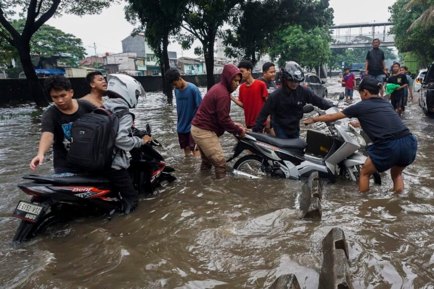 Banjir Jakarta Berangsur Surut, 59 RT dan 4 Jalan Masih Tergenang