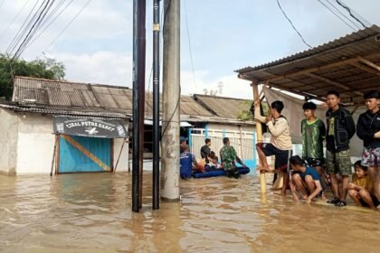 Tanggul Kali Angke Jebol, Air Setinggi 1,5 Meter Rendam Bekasi–Tangerang