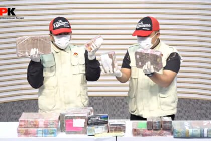 KPK Pajang Barang Bukti Uang Tunai Miliaran dari OTT Bupati Pati Sudewo, Diduga Hasil Jual Beli Jabatan