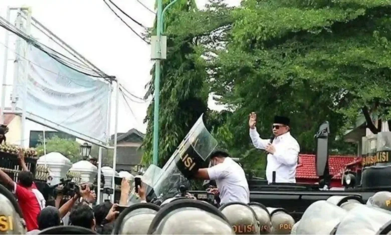 Jejak Kontroversi Bupati Sudewo : Naikkan PBB 250 Persen, Didemo Warga, Berujung Ditangkap KPK 2 Jejak Kontroversi Bupati Sudewo : Naikkan PBB 250 Persen, Didemo Warga, Berujung Ditangkap KPK