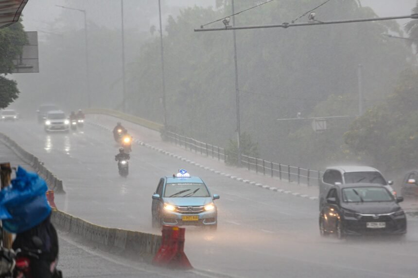 Prakira Cuaca 14 Januari, BMKG: Jakarta Bakal Diguyur Hujan Sedang