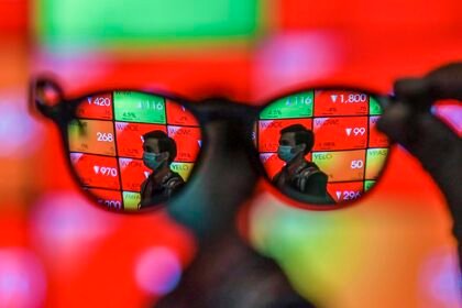 Efek IHSG Jeblok, OJK Ngantor di BEI Mulai Besok