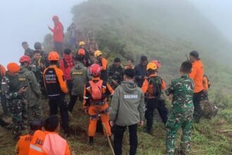 Satu Korban Pesawat ATR 42-500 Ditemukan di Gunung Bulusaraung, Evakuasi Terkendala Medan Ekstrem