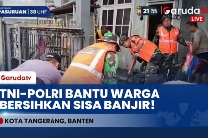 AKSI NYATA! 100 Petugas Gabungan Bersihkan Lumpur Sisa Banjir di Perumahan Periuk Damai.