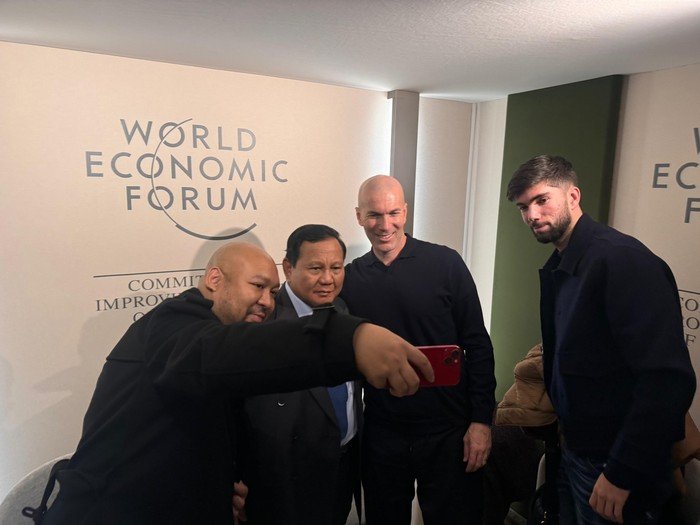 Presiden Prabowo Bertemu Zinedine Zidane di WEF Davos, Netizen Heboh : "Bawa ke Indonesia Pak!"