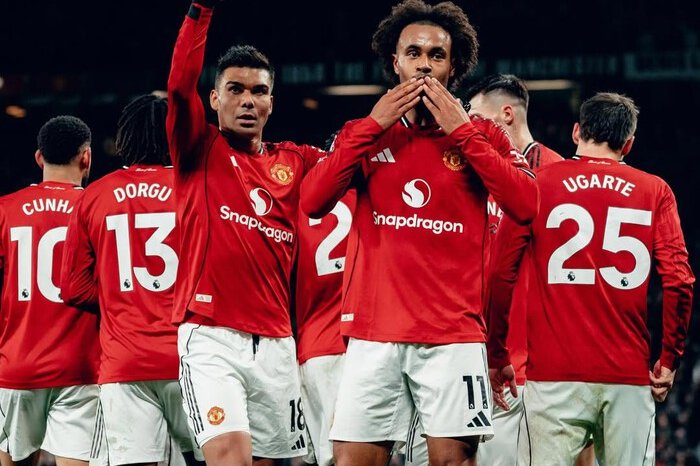 Manchester United memasuki era baru di bawah kendali sementara Darren Fletcher saat menantang Burnley di Turf Moor.