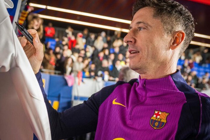 Masa depan Robert Lewandowski di Barcelona masih menjadi tanda tanya besar usai keputusan rotasi Hansi Flick di Piala Super Spanyol.