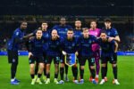Inter Milan tetap kokoh di puncak klasemen Liga Italia musim 2025/2026 setelah bermain imbang 2-2 melawan Napoli dalam duel sarat gengsi di Giuseppe Meazza.
