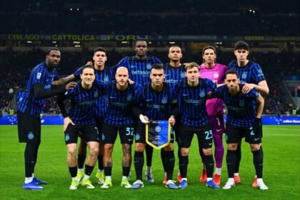 Inter Milan tetap kokoh di puncak klasemen Liga Italia musim 2025/2026 setelah bermain imbang 2-2 melawan Napoli dalam duel sarat gengsi di Giuseppe Meazza.