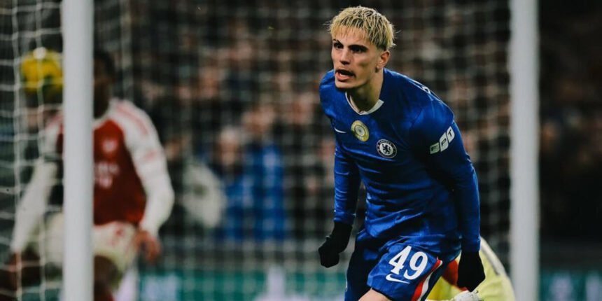 Alejandro Garnacho tampil gemilang sebagai pemain pengganti dengan mencetak dua gol penting bagi Chelsea dalam laga melawan Arsenal.