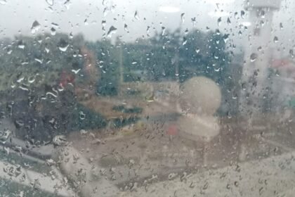 BMKG memprakirakan hujan merata akan mengguyur Jakarta sejak pagi hingga malam hari ini.