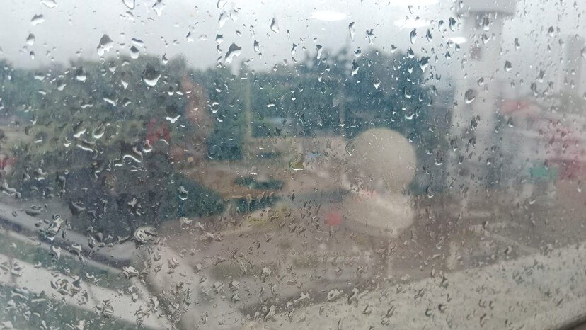 BMKG memprakirakan hujan merata akan mengguyur Jakarta sejak pagi hingga malam hari ini.