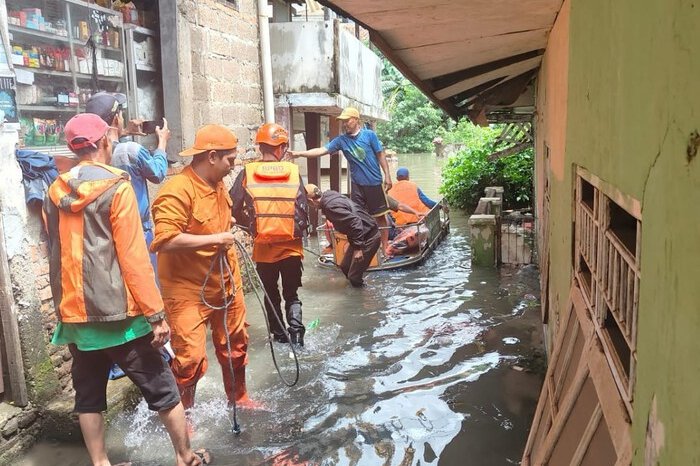 Kondisi banjir di Jakarta berangsur surut dengan genangan tersisa di 9 RT berdasarkan data terbaru BPBD DKI.