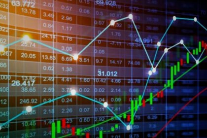 IHSG menguat pada penutupan sesi siang pada 12.00 WIB, Senin (5/1/2026) ke level 8.796,37, meningkat 48,23 poin atau 0,55 persen. (Ilustrasi: @idx_channel)