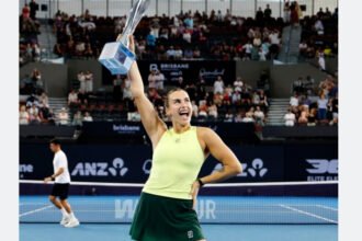 Aryna Sabalenka membuka musim 2026 dengan mempertahankan gelar Brisbane International dan mempertegas statusnya sebagai unggulan utama Australia Open.