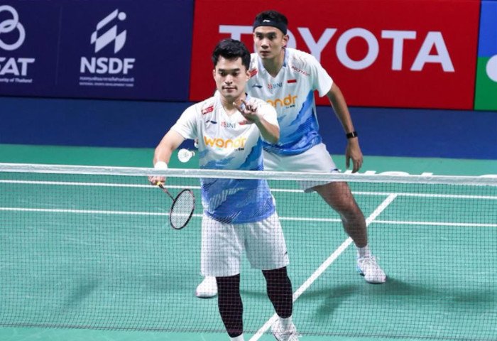 Leo Rolly Carnando/Bagas Maulana melaju ke perempat final Thailand Masters 2026 usai menundukkan wakil tuan rumah dengan kemenangan dua gim langsung.