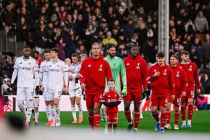 Fulham vs Liverpool berakhir imbang 2-2 setelah gol penyeimbang dramatis di injury time.