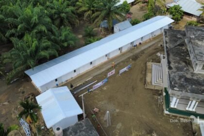 Progres pembangunan hunian sementara oleh BUMN di Aceh Timur hampir rampung dan siap digunakan warga terdampak bencana.