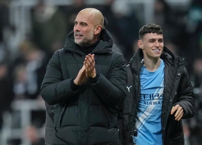 Manchester City disebut tertarik merekrut bek elite Real Madrid untuk memperkuat posisi bek kanan, namun harga mahal dan aturan FFP menjadi tantangan.