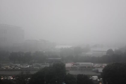 BMKG memantau cuaca ibu kota provinsi se-Indonesia 12 Januari 2026, dari hujan ringan hingga berawan tebal.