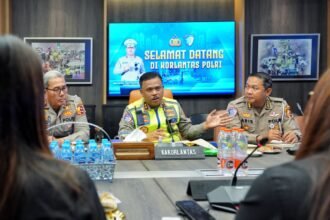 Kakorlantas Polri Irjen Pol Agus Suryonugroho memimpin apel awal tahun 2026 dan menegaskan arah baru transformasi pelayanan Polantas.
