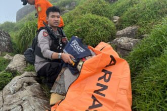 Polda Sulsel menerapkan strategi proaktif dengan mendatangi langsung keluarga korban kecelakaan pesawat ATR 42-500 untuk pengumpulan data antemortem demi mendukung identifikasi korban yang cepat, akurat, dan berorientasi kemanusiaan.