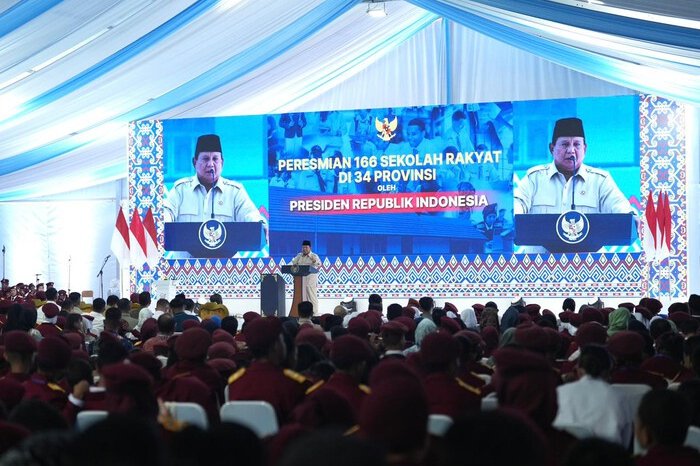 Kunjungan Presiden Prabowo Subianto ke Sekolah Rakyat Terpadu 9 Banjarbaru menegaskan komitmen pemerintah dalam memperluas akses pendidikan digital dan meningkatkan kualitas sumber daya manusia Indonesia.