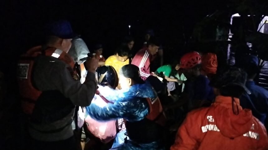 Tim Rescue Korpolairud Polri Berhasil Evakuasi 250 Warga Terisolasi Akibat Banjir Susulan