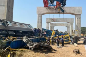 Kesaksian Mengerikan Penumpang Kereta : "Ketika Derek Jatuh, Saya Terpental ke Udara"