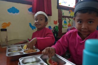 Lahapnya Anak-anak TK di Pulau Terluar Natuna Menyantap MBG: Enak Sekali