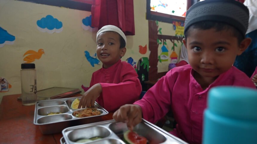 Lahapnya Anak-anak TK di Pulau Terluar Natuna Menyantap MBG: Enak Sekali