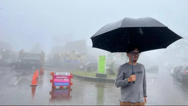 Prakiraan Cuaca 6 Februari, BMKG: Sebagian Besar Wilayah Jakarta Bakal Diguyur Hujan