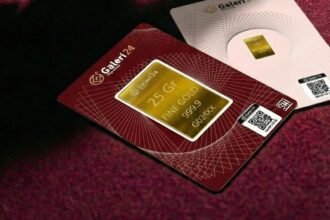 Harga emas Pegadaian hari ini (20/2/2026) mengalami kenaikan, dengan UBS menembus Rp2,965 juta per gram dan Galeri24 di posisi Rp2,946 juta per gram, mencerminkan tren positif logam mulia menjelang akhir pekan.