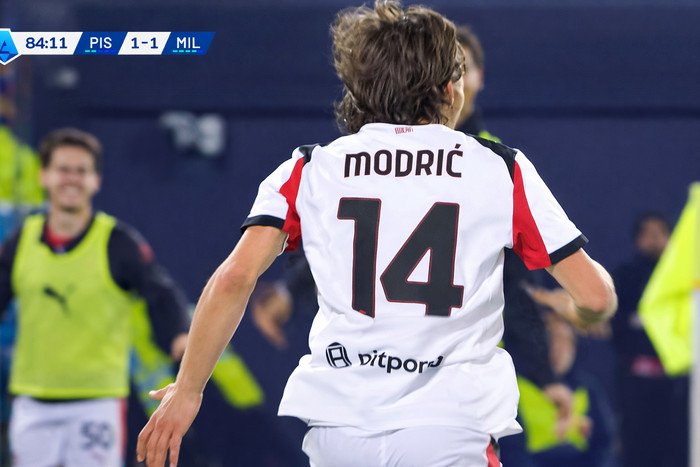 Jadwal Liga Italia pekan ini menghadirkan kemenangan dramatis AC Milan serta big match Inter vs Juventus dan Napoli vs Roma yang siap mengguncang klasemen Serie A.