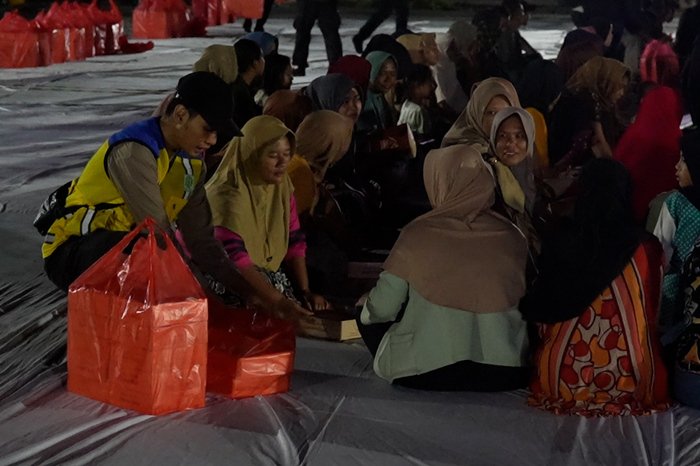 Kisah Sahur Mengharukan di Huntara Aceh Tamiang Bersama Menteri PU 2 Kisah Sahur Mengharukan di Huntara Aceh Tamiang Bersama Menteri PU