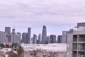 Iran Balas Serangan AS-Israel dengan Rudal Balistik, Sirene Tel Aviv Meraung-raung