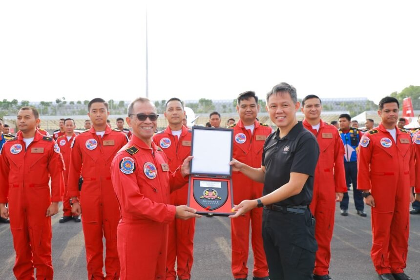 Menhan Singapura Apresiasi Kontribusi Jupiter Aerobatic Team TNI AU di Singapore Airshow 2026