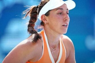 Aksi Jessica Pegula di lapangan utama Aviation Club Tennis Centre ketika melangkah ke semifinal WTA 1000 Dubai, Kamis (19/2).