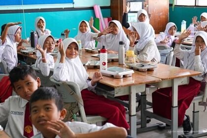 Pengusaha Mohammad Jusuf Hamka alias Babah Alun saat menyampaikan pandangannya terkait polemik halal-haram dalam Program Makan Bergizi (MBG).