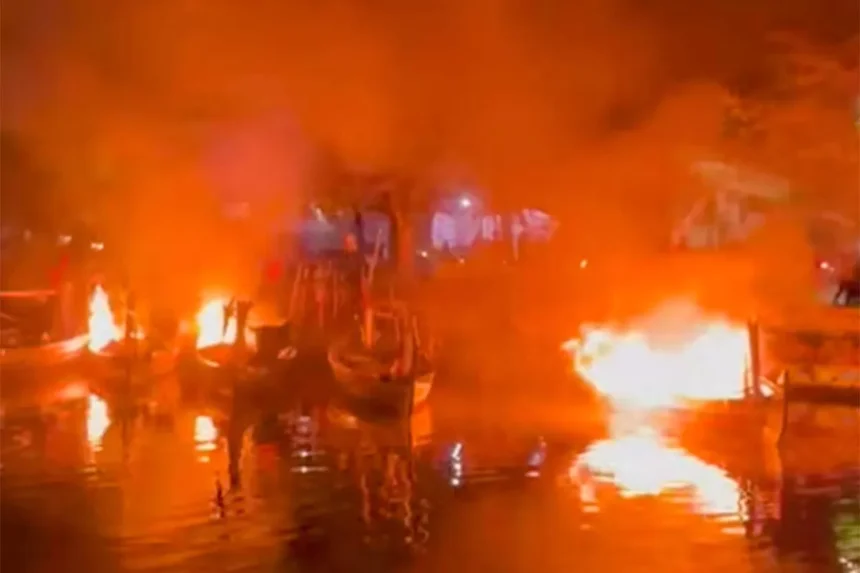 Konflik Nelayan Pasuruan Berujung Pembakaran 11 Perahu