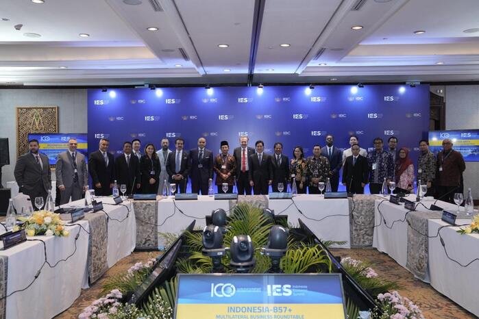 Luncurkan B57+ Asia-Pasifik, Indonesia Perkuat Posisi sebagai Hub Perdagangan dan Investasi Dunia Islam 2 Luncurkan B57+ Asia-Pasifik, Indonesia Perkuat Posisi sebagai Hub Perdagangan dan Investasi Dunia Islam