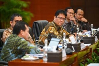 Menkeu Purbaya pastikan skema biaya SLF standar keluar akhir Februari, dorong efisiensi bagi UMKM apotek.