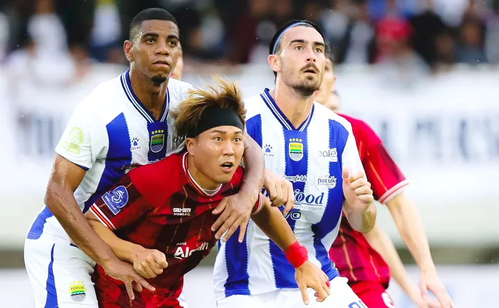 Persib Mantap di Puncak, Persis Solo Makin Terpuruk